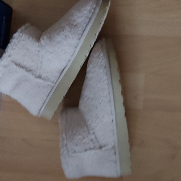 Mini shearling winter cream, boots - Picture 3 of 4